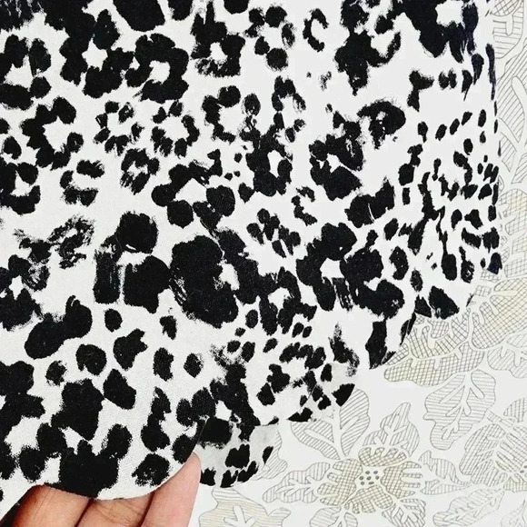 J. Crew Linen Blend Animal Printed Scallop Shorts Women's 6 - Picture 3 of 7